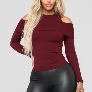 WINE COLD SHOULDER TOP